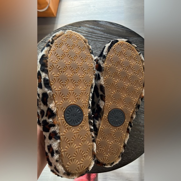 Cheetah Ugg Slippers - Picture 2 of 4